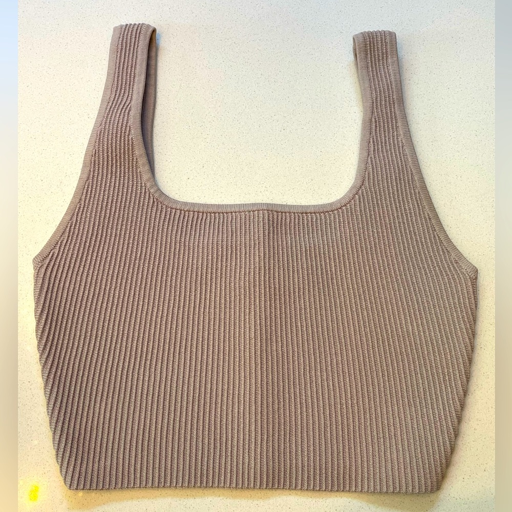 Aritzia crop top, size xs